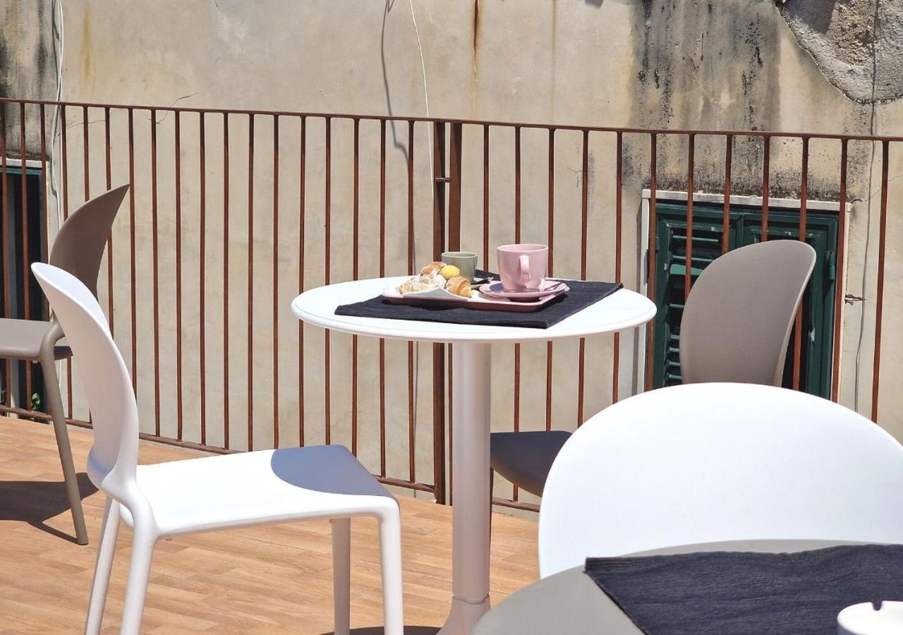 B&B Tra Le Vie Del Borgo Vieste Exterior foto