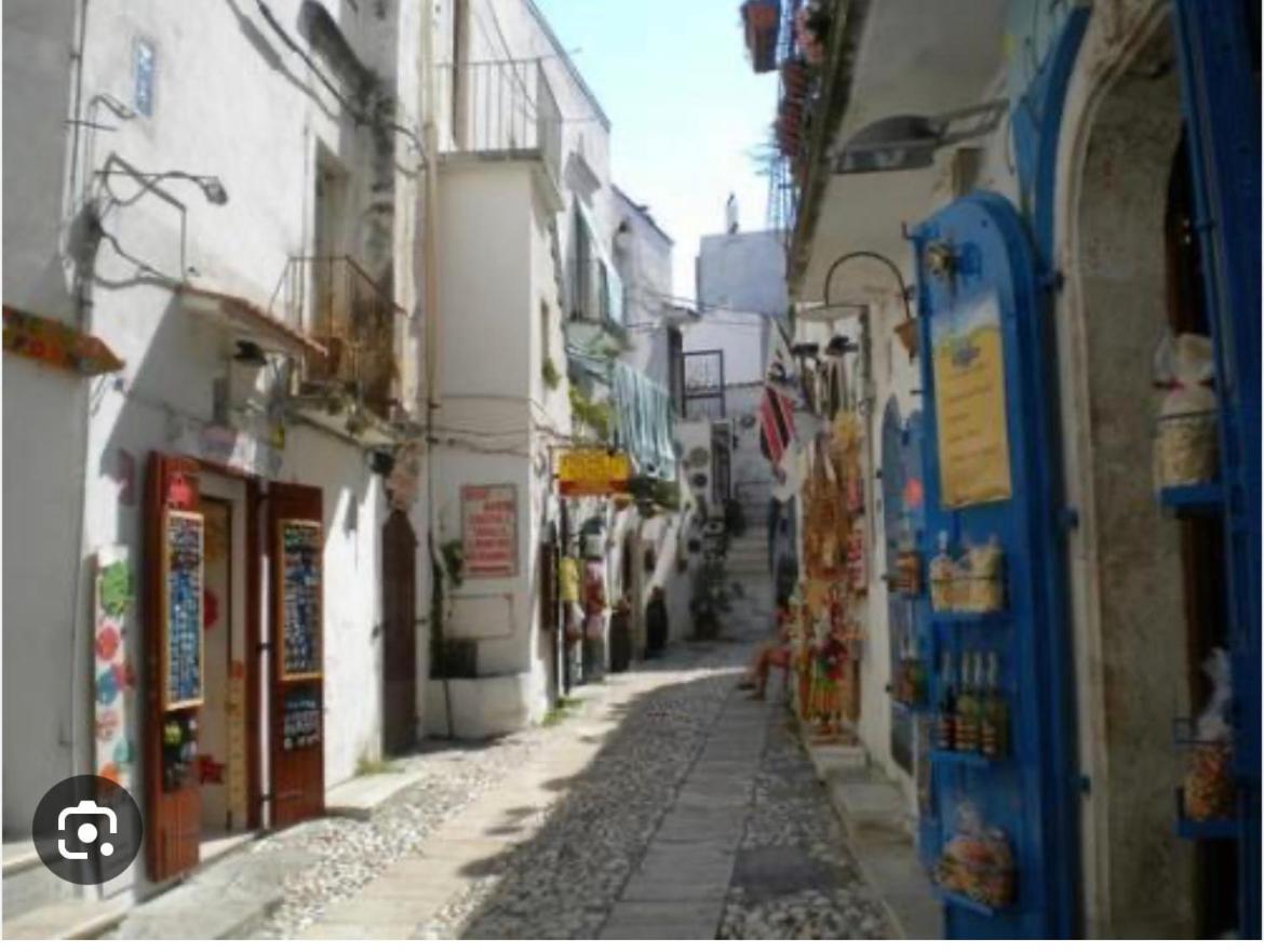 B&B Tra Le Vie Del Borgo Vieste Exterior foto
